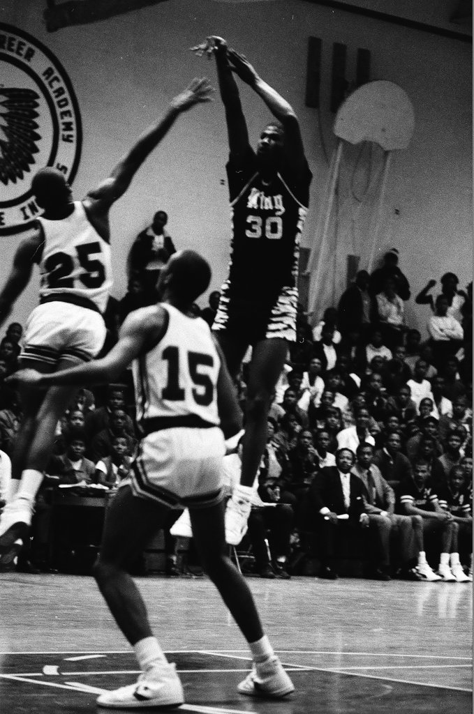 King v. Hyde Park basketball game - Chicago Sun-Times