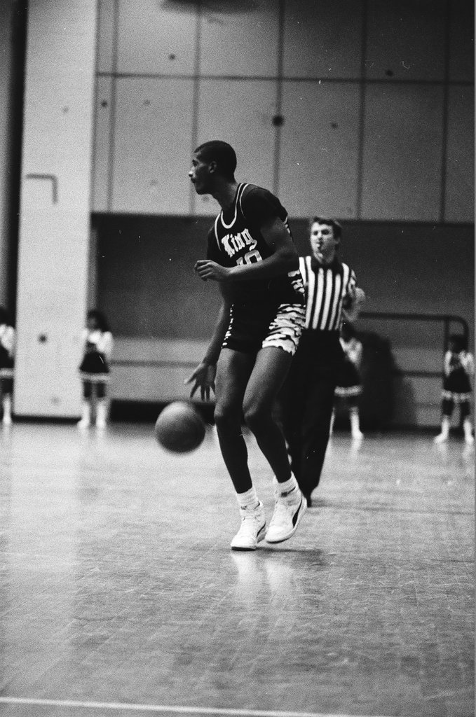 King v. Hyde Park basketball game - Chicago Sun-Times