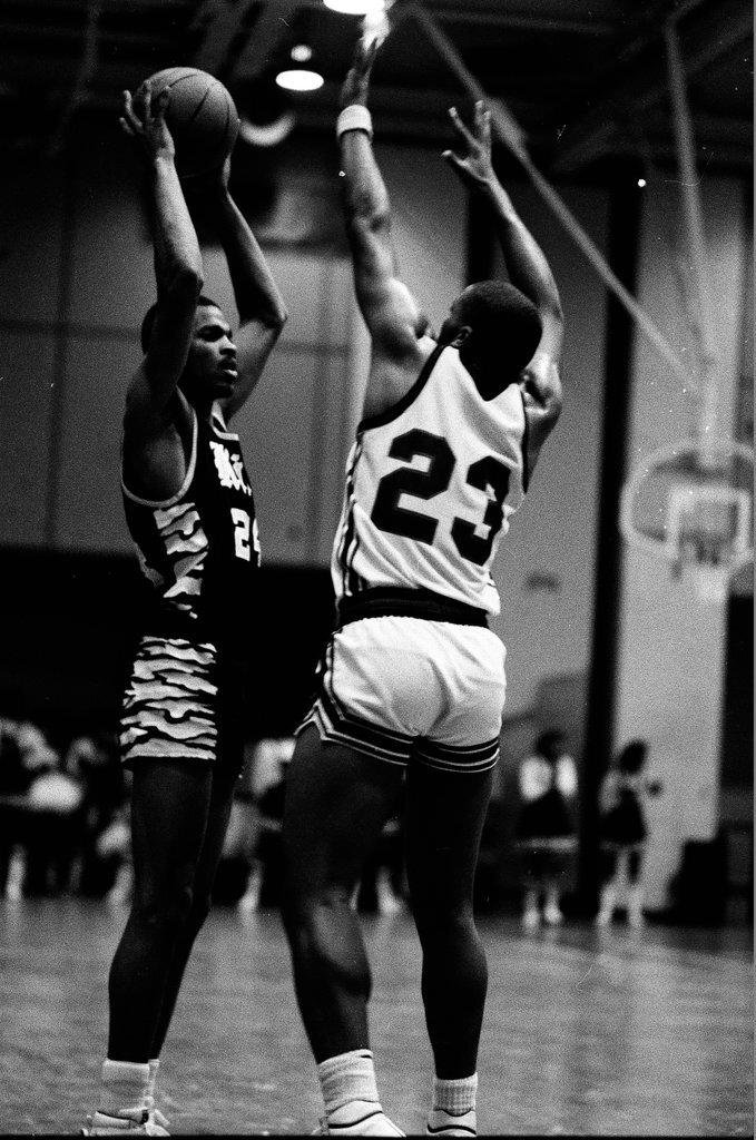 King v. Hyde Park basketball game - Chicago Sun-Times