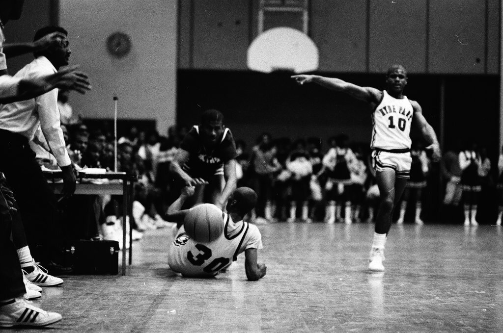 King v. Hyde Park basketball game - Chicago Sun-Times