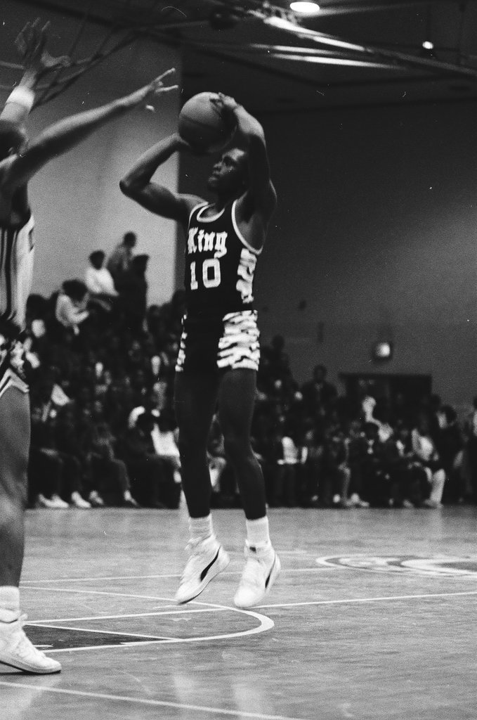 King v. Hyde Park basketball game - Chicago Sun-Times
