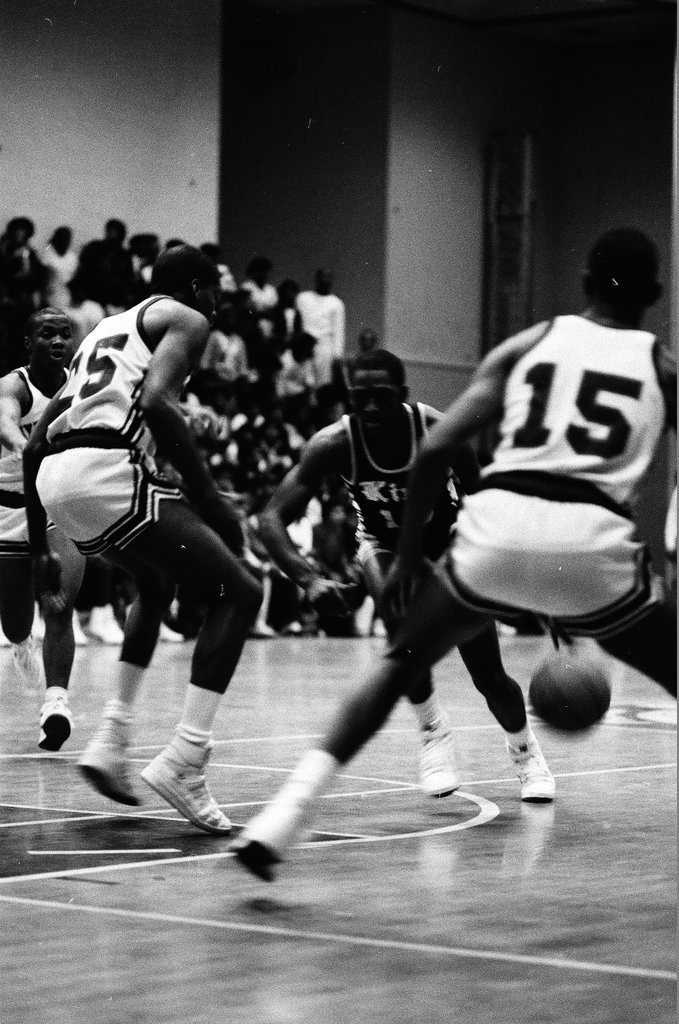 King v. Hyde Park basketball game - Chicago Sun-Times