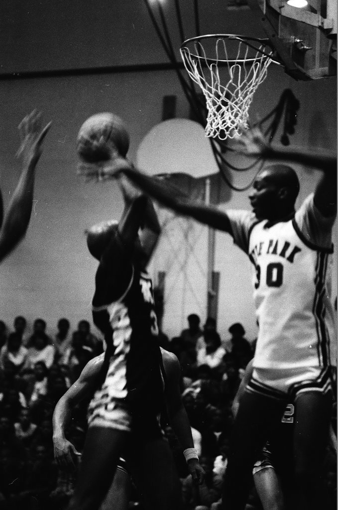 King v. Hyde Park basketball game - Chicago Sun-Times