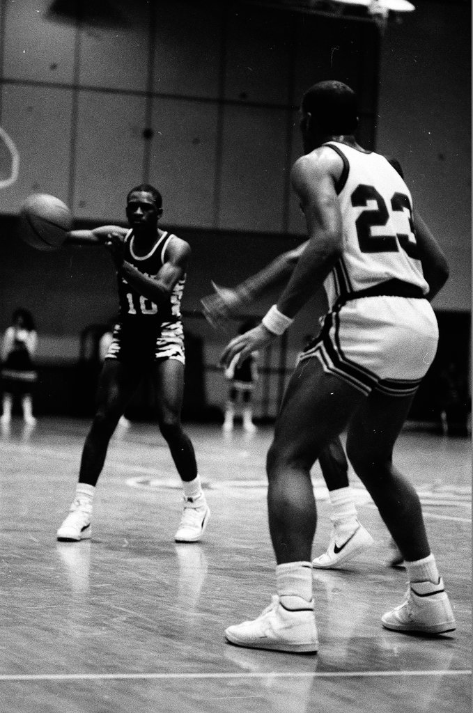 King v. Hyde Park basketball game - Chicago Sun-Times