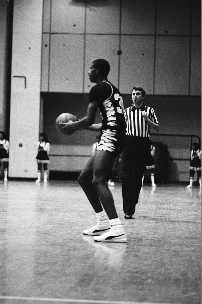 King v. Hyde Park basketball game - Chicago Sun-Times