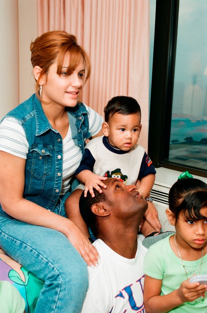Sammy Sosa and family at home - Jim Frost for Chicago Sun-Times
