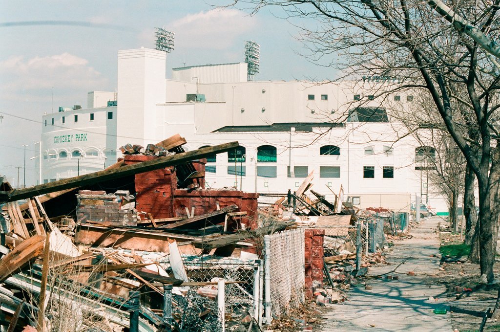 Construction crews put finishing touches on the new Comiskey Park stadium - Chicago Sun-Times