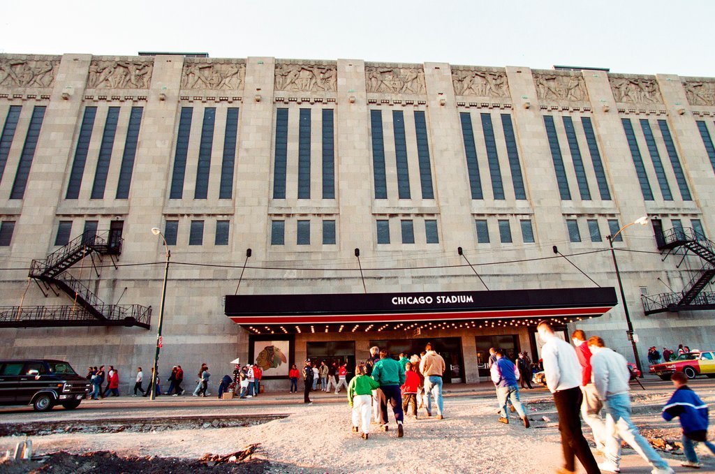 Exterior shots of the Chicago Stadium - Chicago Sun-Times