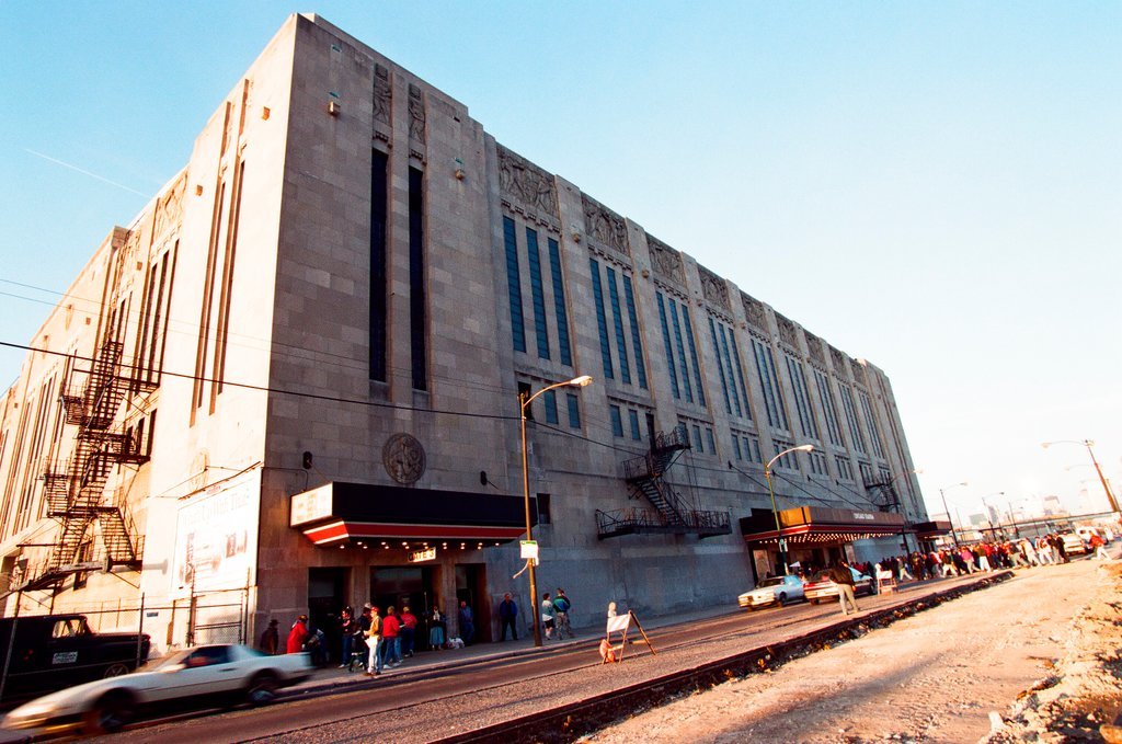 Exterior shots of the Chicago Stadium - Chicago Sun-Times