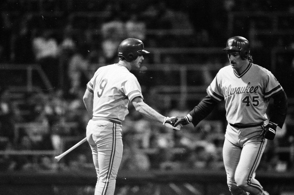The Chicago White Sox and Milwaukee Brewers compete in a baseball game - Chicago Sun-Times