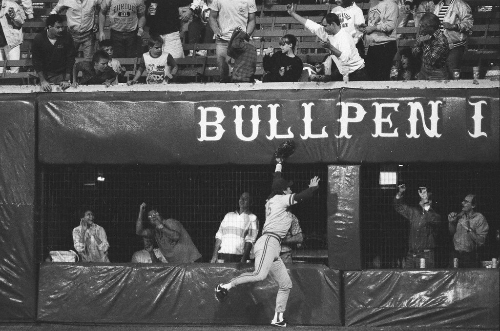 The Chicago White Sox and Milwaukee Brewers compete in a baseball game - Chicago Sun-Times