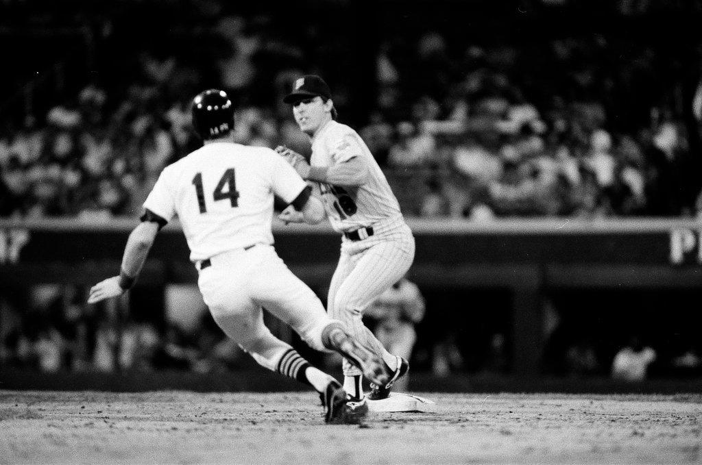 The Chicago White Sox and Minnesota Twins compete in a baseball game - Chicago Sun-Times