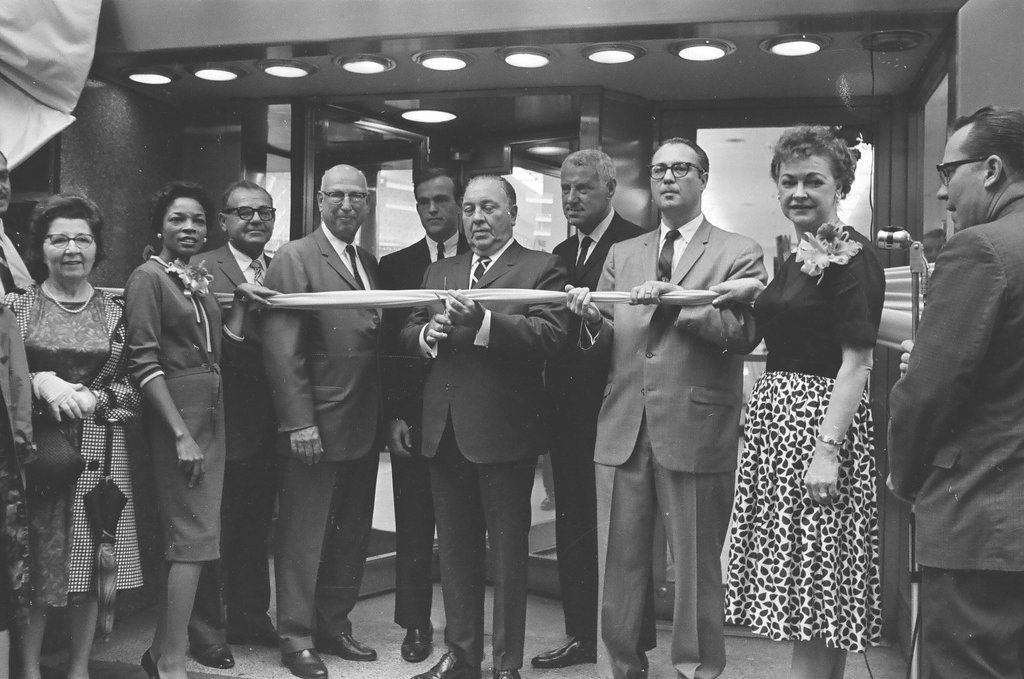 Opening of largest Walgreen's - Jack Dykinga for Chicago Sun-Times
