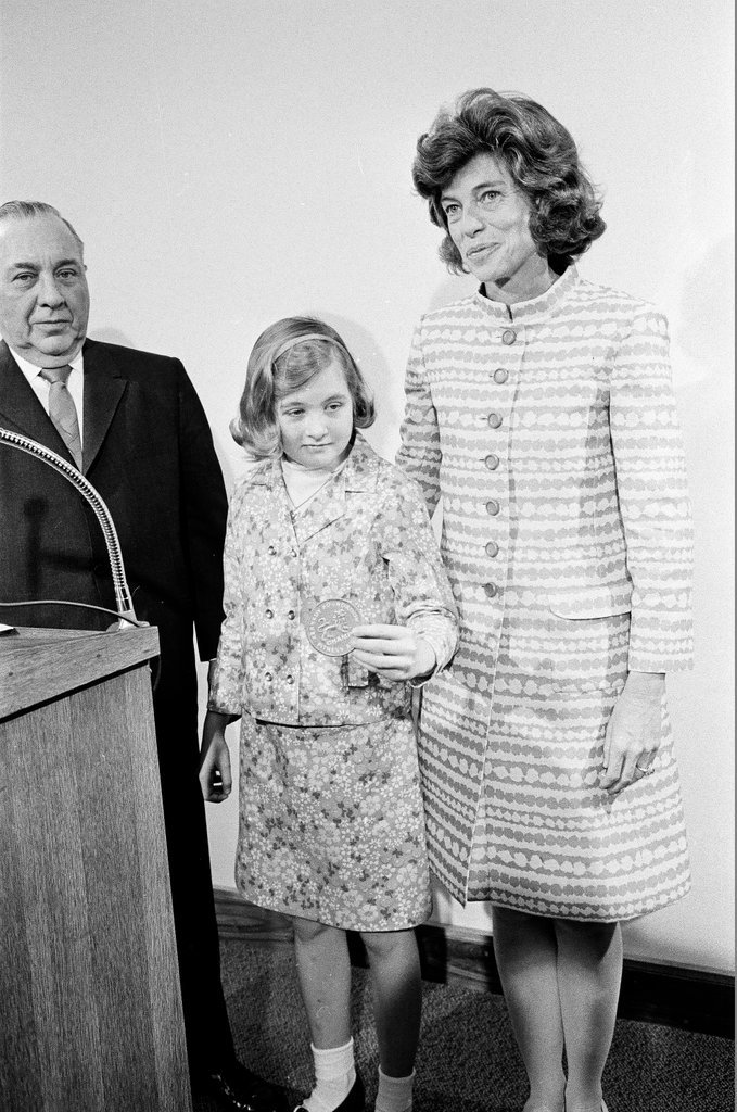Eunice Kennedy Shriver announces Chicago will host Special Olympics - Pete Peters for Chicago Sun-Times