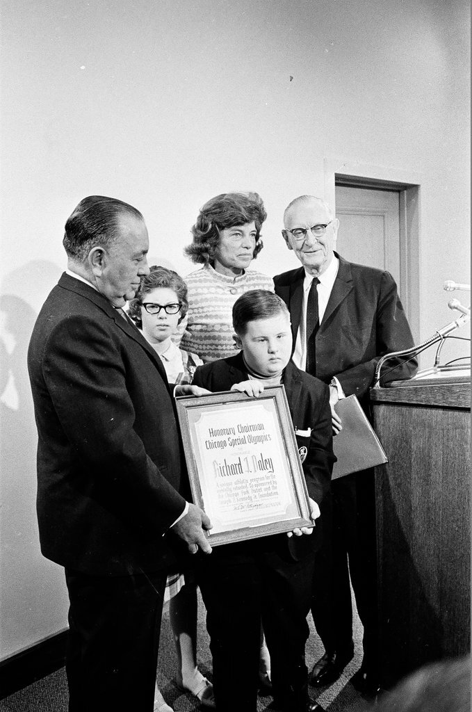 Eunice Kennedy Shriver announces Chicago will host Special Olympics - Pete Peters for Chicago Sun-Times