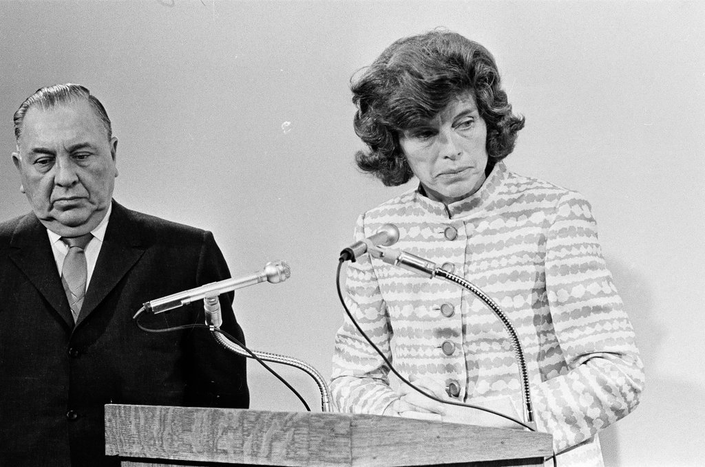 Eunice Kennedy Shriver announces Chicago will host Special Olympics - Pete Peters for Chicago Sun-Times