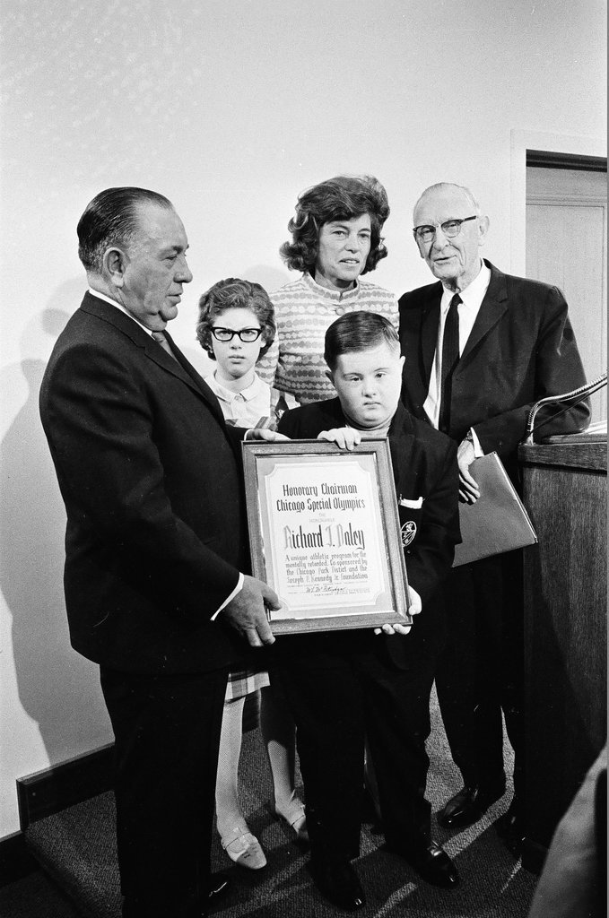 Eunice Kennedy Shriver announces Chicago will host Special Olympics - Pete Peters for Chicago Sun-Times