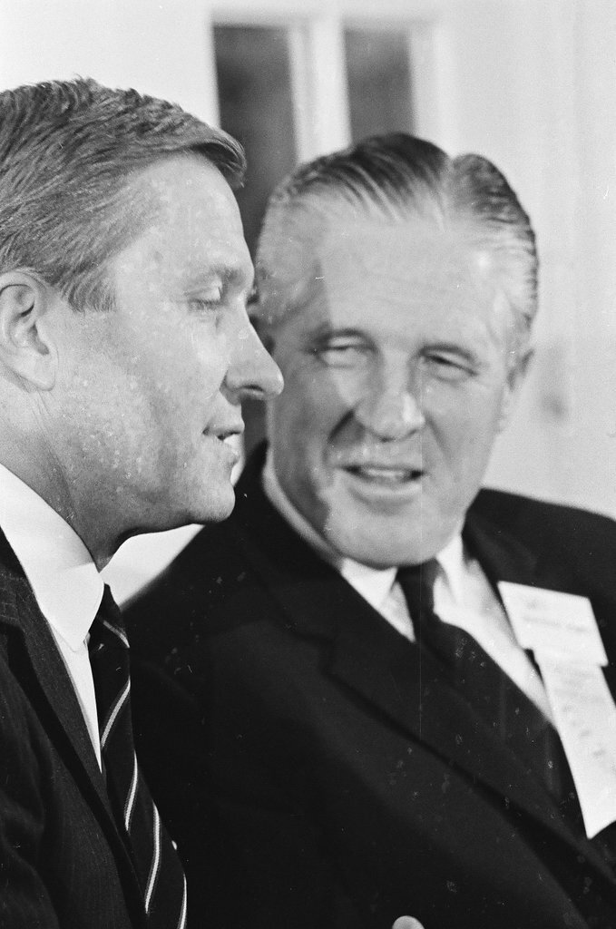 George Romney speaks to young Republicans - Jack Dykinga for Chicago Sun-Times
