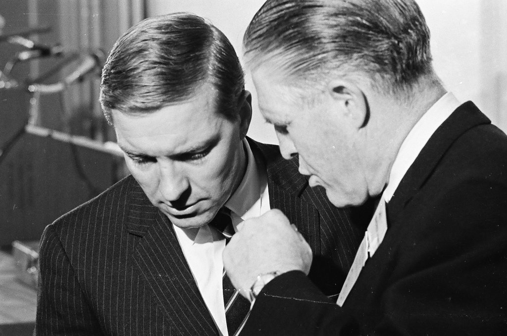 George Romney speaks to young Republicans - Jack Dykinga for Chicago Sun-Times