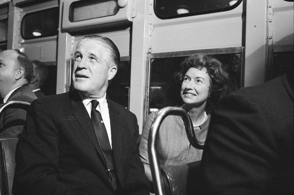 George Romney and wife tour Woodlawn - Ralph Arvidson for Chicago Sun-Times
