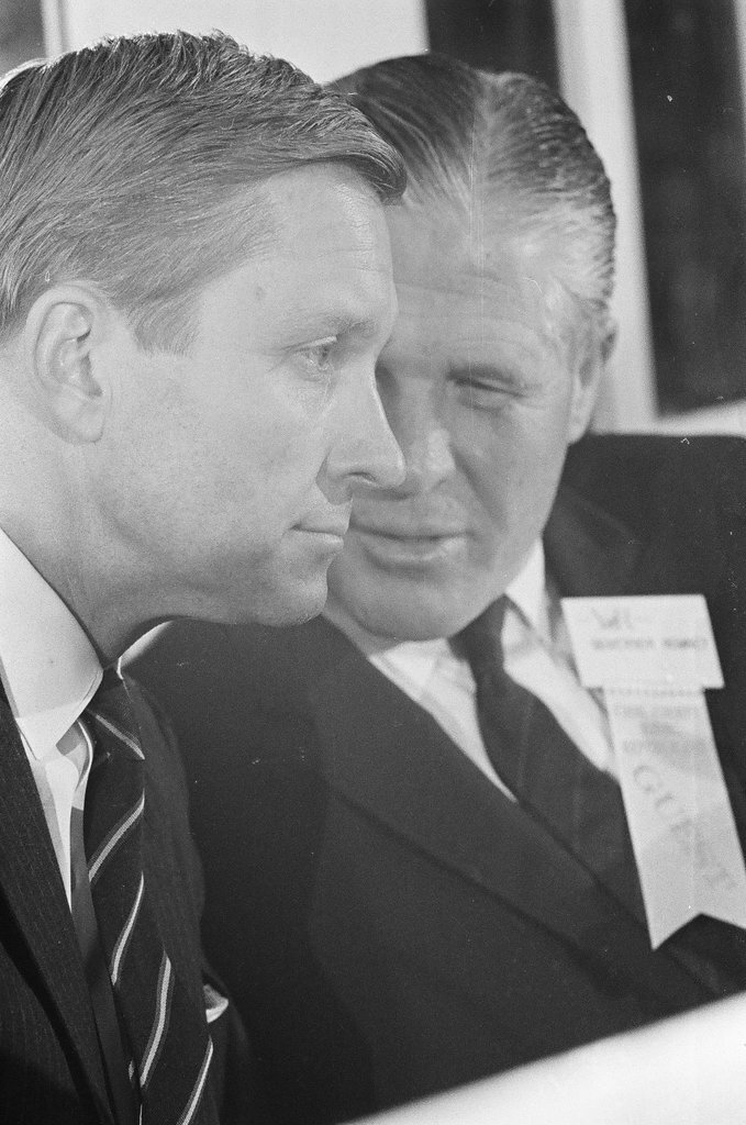 George Romney speaks to young Republicans - Jack Dykinga for Chicago Sun-Times