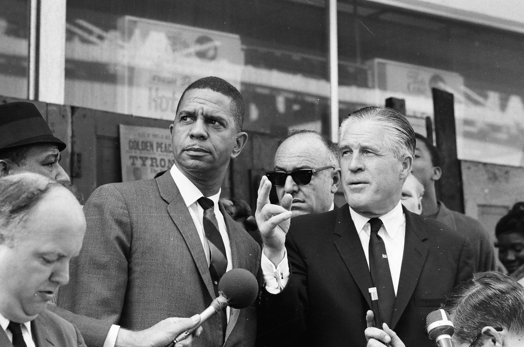 George Romney and wife tour Woodlawn - Ralph Arvidson for Chicago Sun-Times