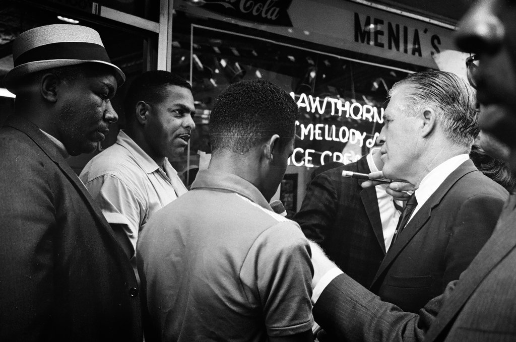 George Romney and wife tour Woodlawn - Ralph Arvidson for Chicago Sun-Times