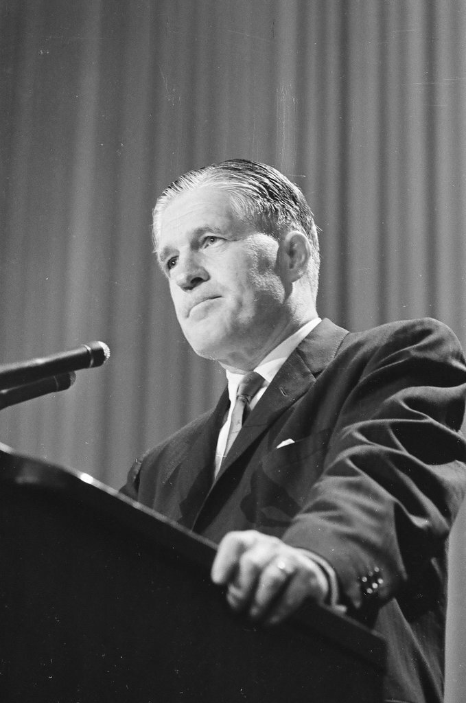 George Romney addresses National Association of Broadcasters - Howard Lyon for Chicago Sun-Times