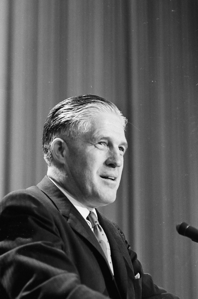George Romney addresses National Association of Broadcasters - Howard Lyon for Chicago Sun-Times