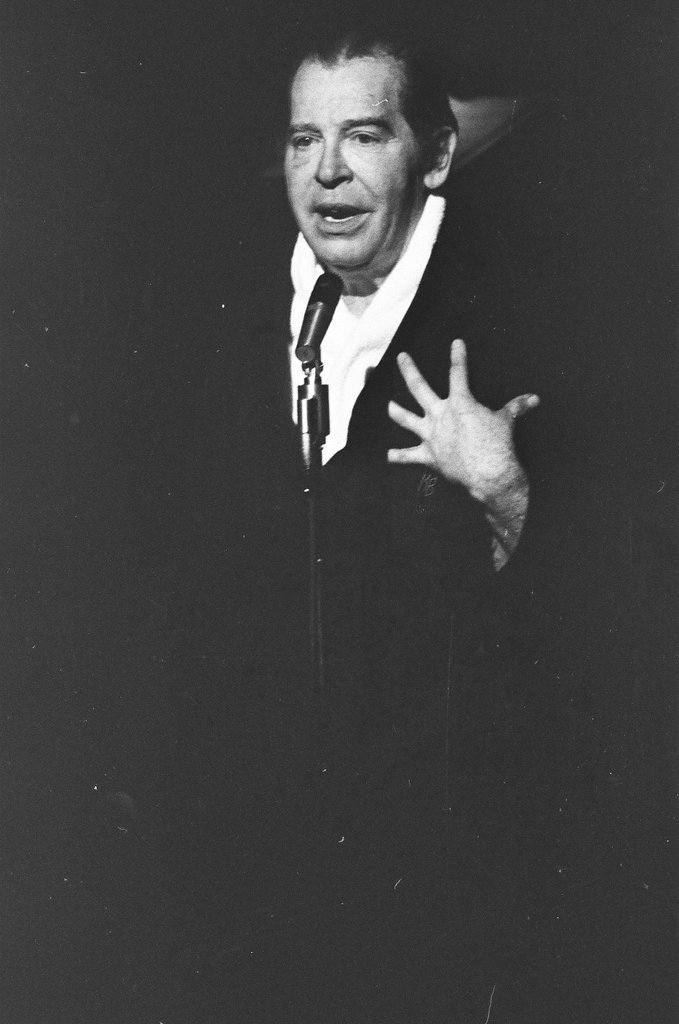 Milton Berle performs at the Palmer House - Don Bierman for Chicago Sun-Times