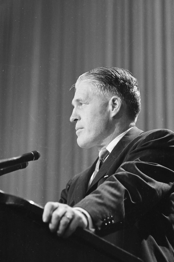 George Romney addresses National Association of Broadcasters - Howard Lyon for Chicago Sun-Times