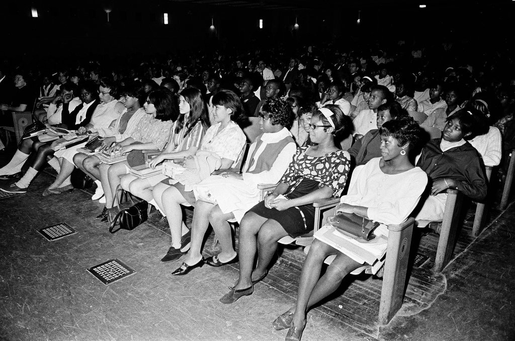 Colonel John Glenn speaks in high school auditorium - Edward DeLuga for Chicago Sun-Times
