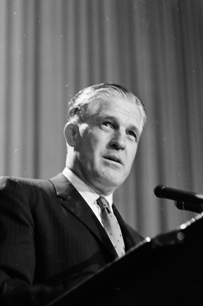 George Romney addresses National Association of Broadcasters - Howard Lyon for Chicago Sun-Times