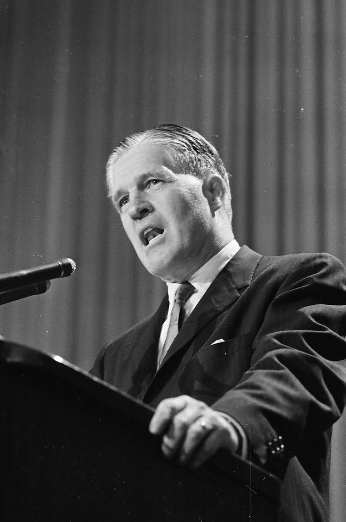 George Romney addresses National Association of Broadcasters - Howard Lyon for Chicago Sun-Times