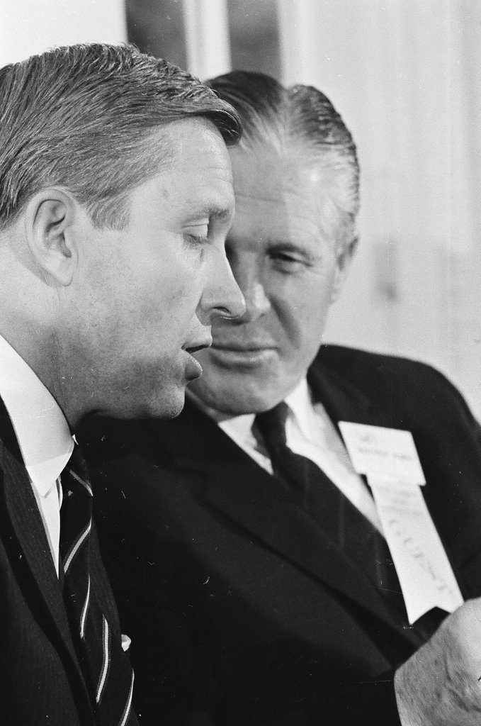 George Romney speaks to young Republicans - Jack Dykinga for Chicago Sun-Times