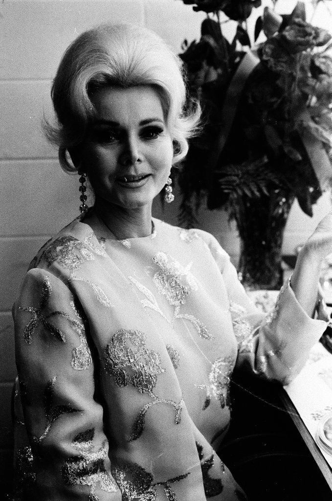Zsa Zsa Gabor in her dressing room - Don Bierman for Chicago Sun-Times