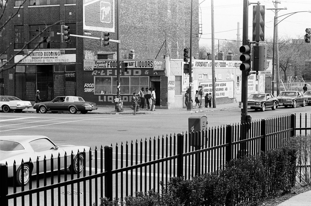 Circle Park Apartments - Don Bierman for Chicago Sun-Times