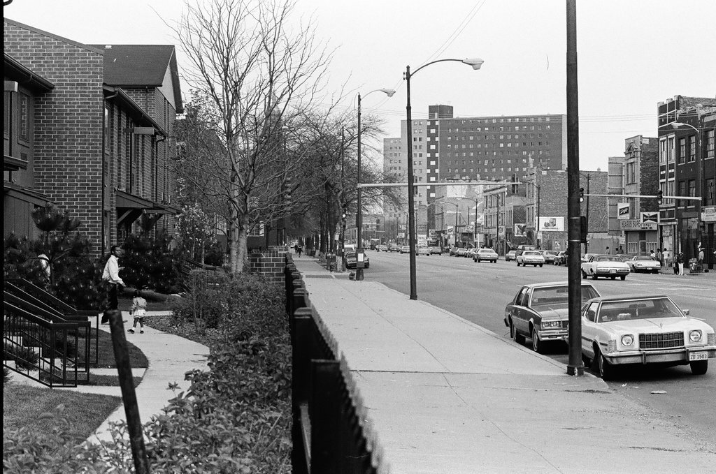 Circle Park Apartments - Don Bierman for Chicago Sun-Times