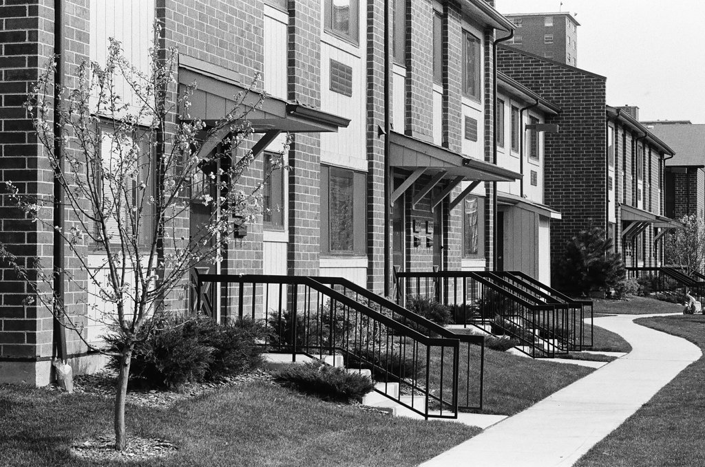 Circle Park Apartments - Don Bierman for Chicago Sun-Times