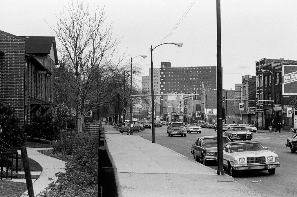 Circle Park Apartments - Don Bierman for Chicago Sun-Times