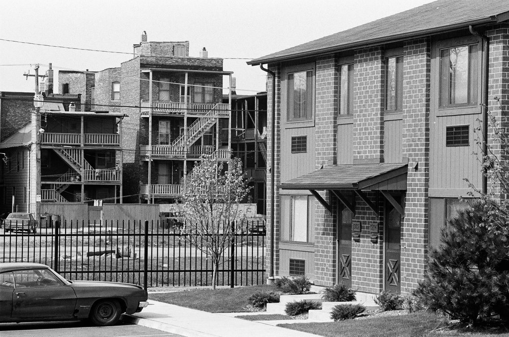 Circle Park Apartments - Don Bierman for Chicago Sun-Times