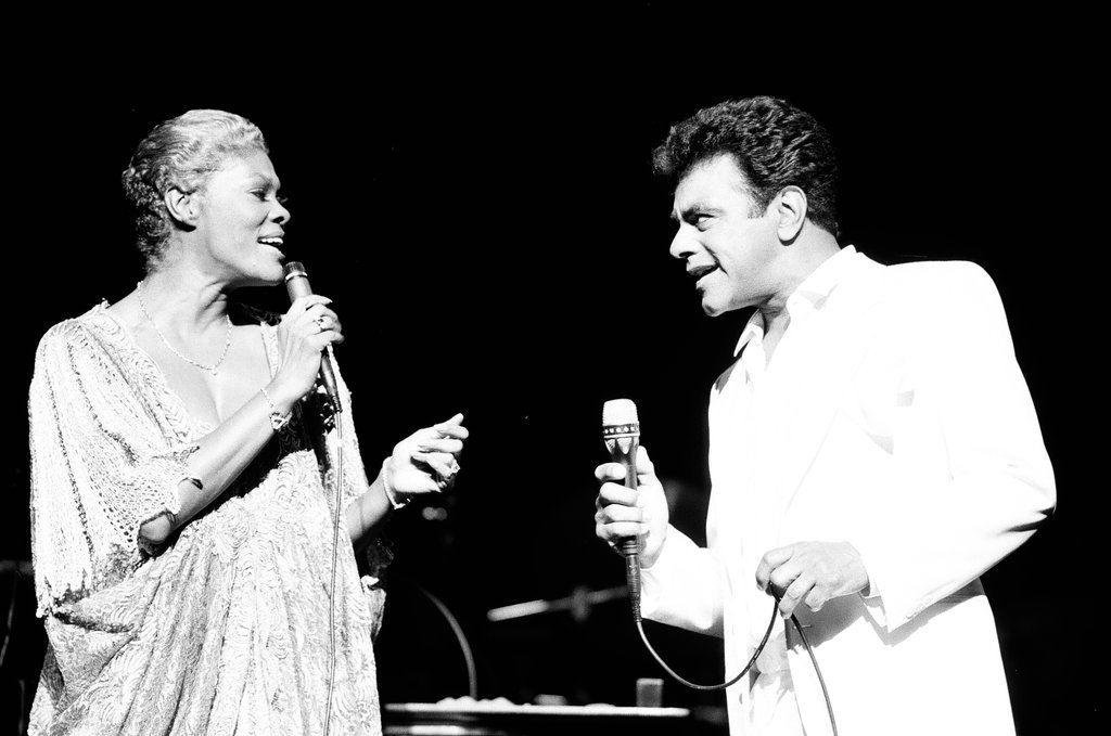Dionne Warwick and Johnny Mathis in concert - Chicago Sun-Times