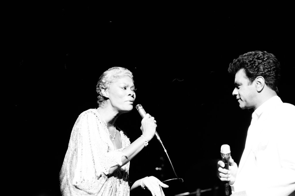 Dionne Warwick and Johnny Mathis in concert - Chicago Sun-Times