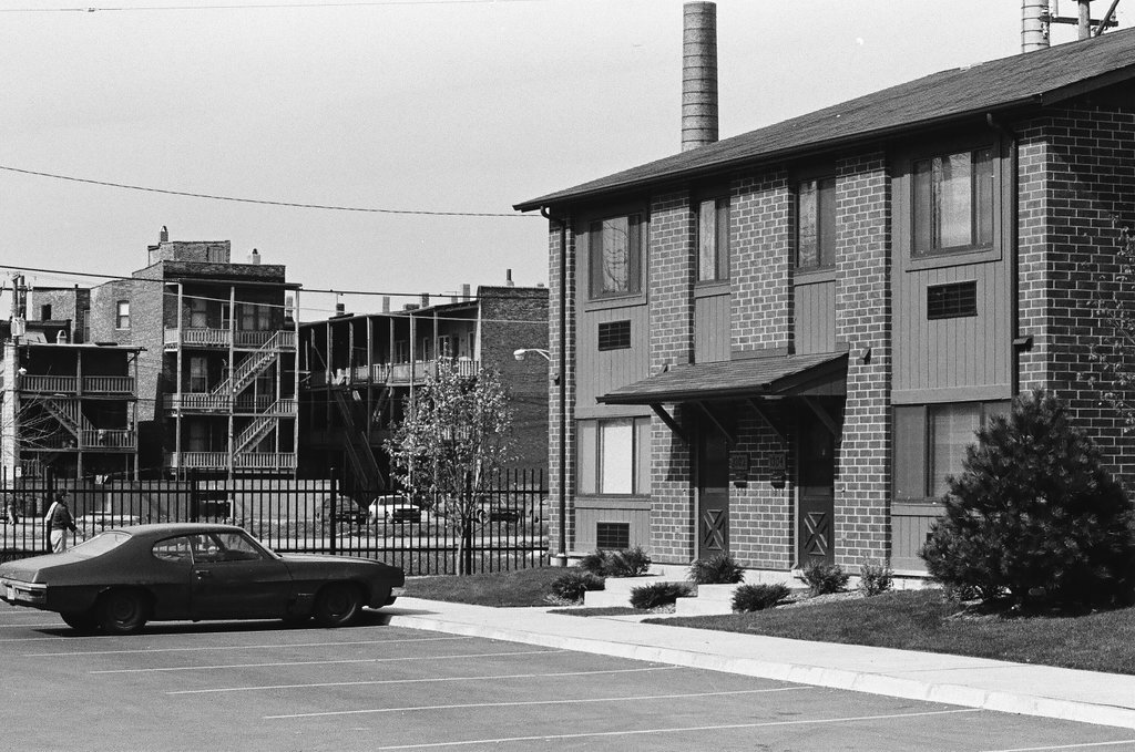 Circle Park Apartments - Don Bierman for Chicago Sun-Times