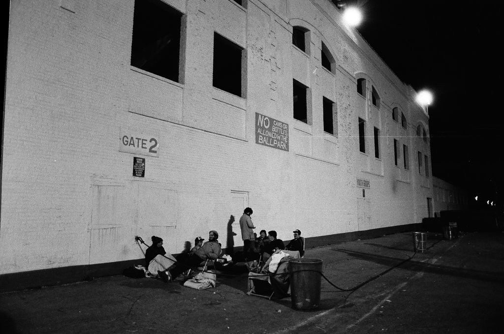 Fans camp outside Comiskey Park for playoffs tickets - Chicago Sun-Times