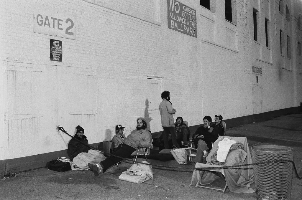 Fans camp outside Comiskey Park for playoffs tickets - Chicago Sun-Times