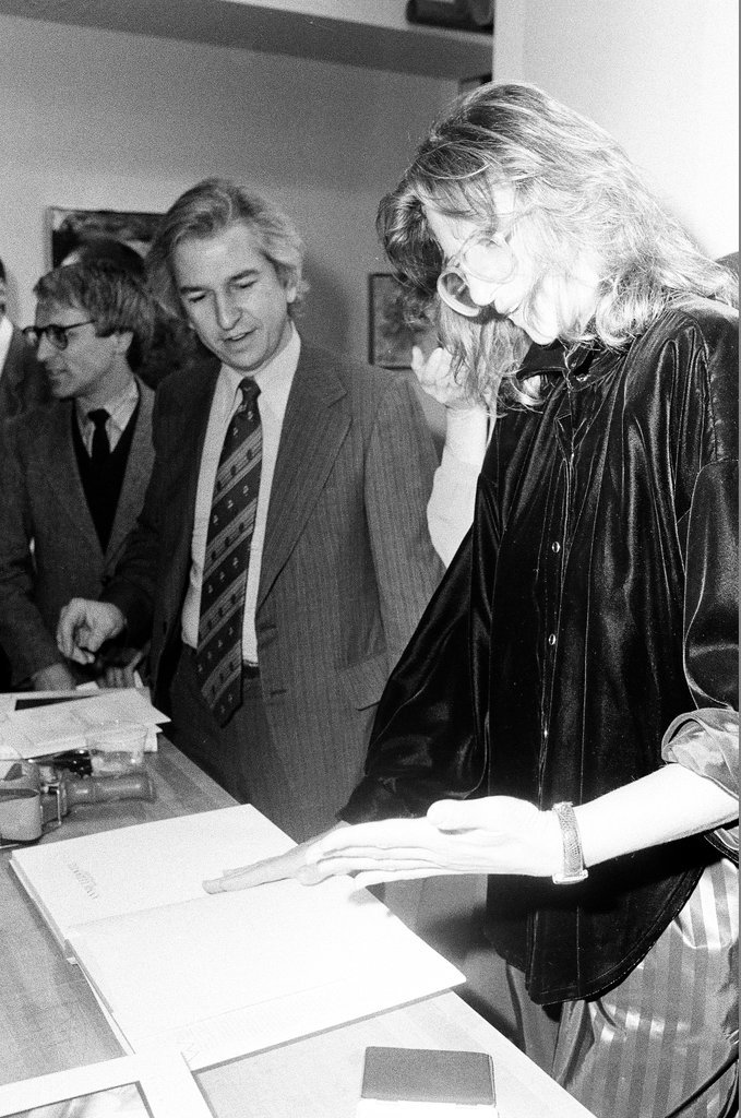 Ann Leibovitz exhibit at Richard Gray Gallery - Bob (Robert) Black for Chicago Sun-Times