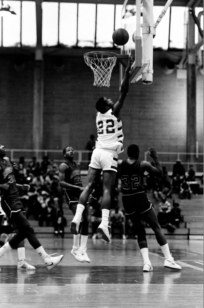 Simeon High School vs. Robeson High School basketball game - Chicago Sun-Times