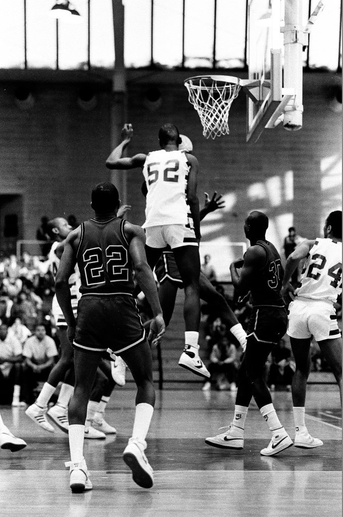 Simeon High School vs. Robeson High School basketball game - Chicago Sun-Times
