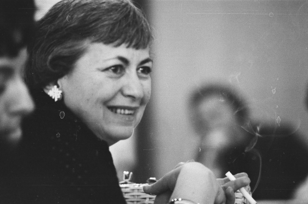 Women meeting at YWCA - Chicago Sun-Times